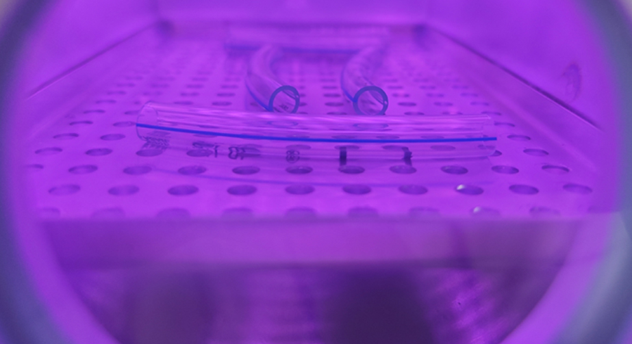 PEEK醫療導管等離子體接枝改性提升生物相容性